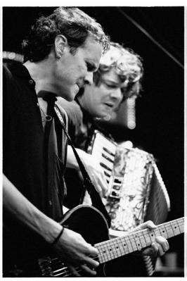 BoDeans2004-08-05SkippersSmokehouseTampaFL (15).jpg